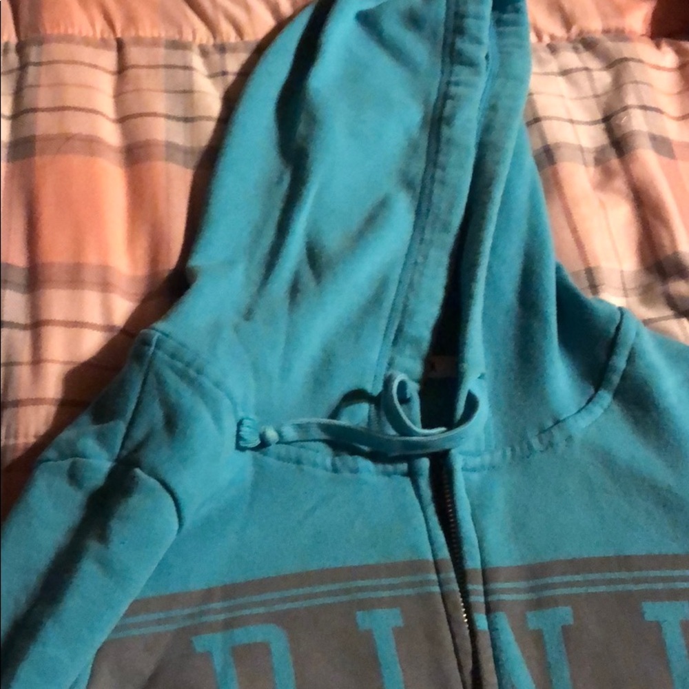 Zip up - Picture 2 of 2